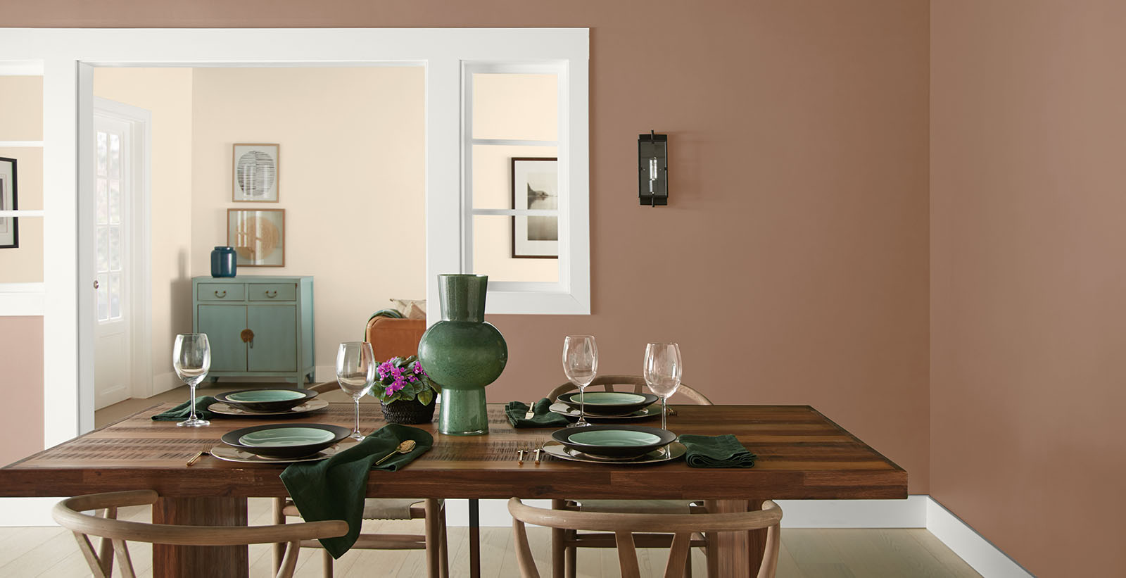 comedor naranja moderno, alegre y acogedor