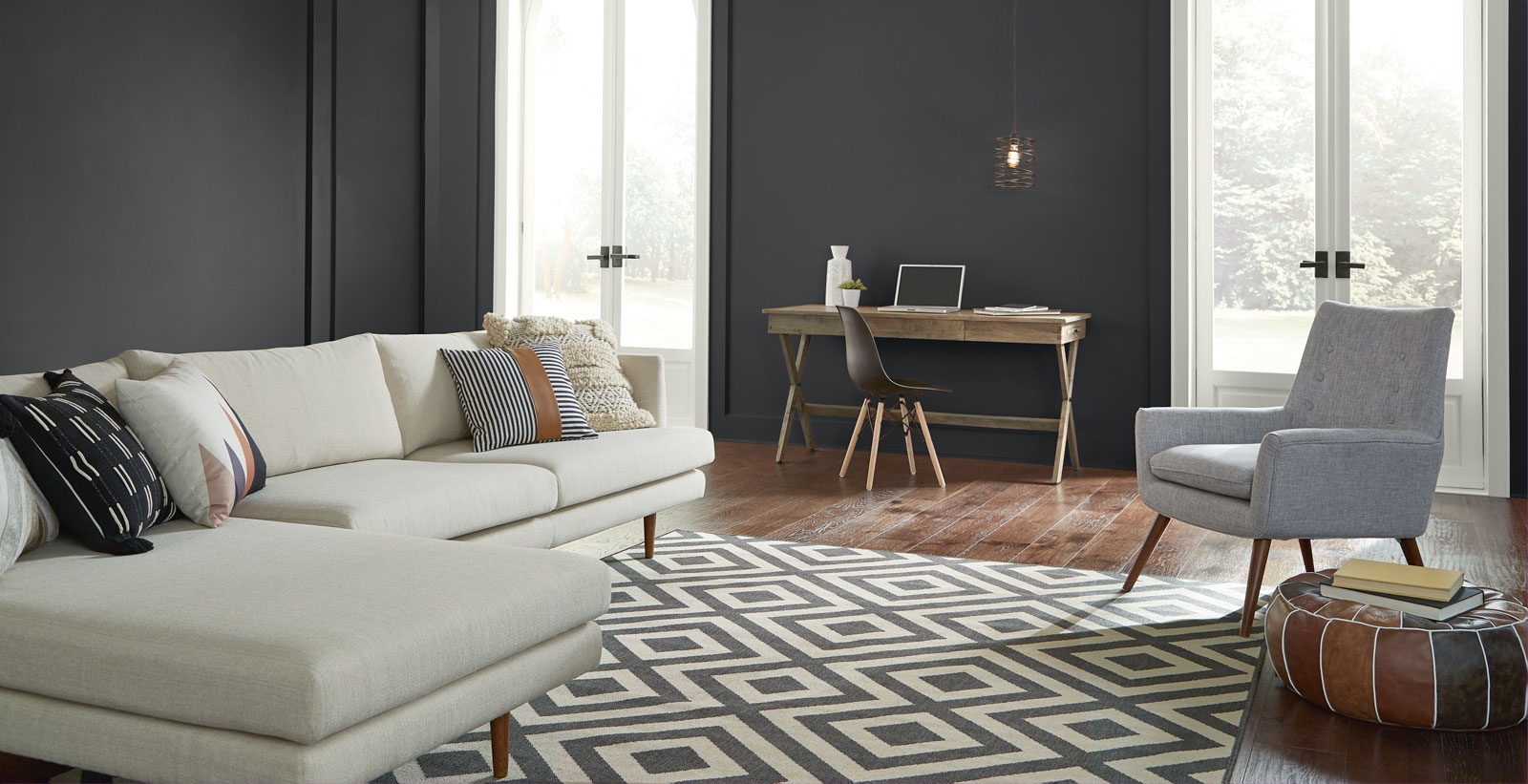 salón gris ecléctico audaz y dramático